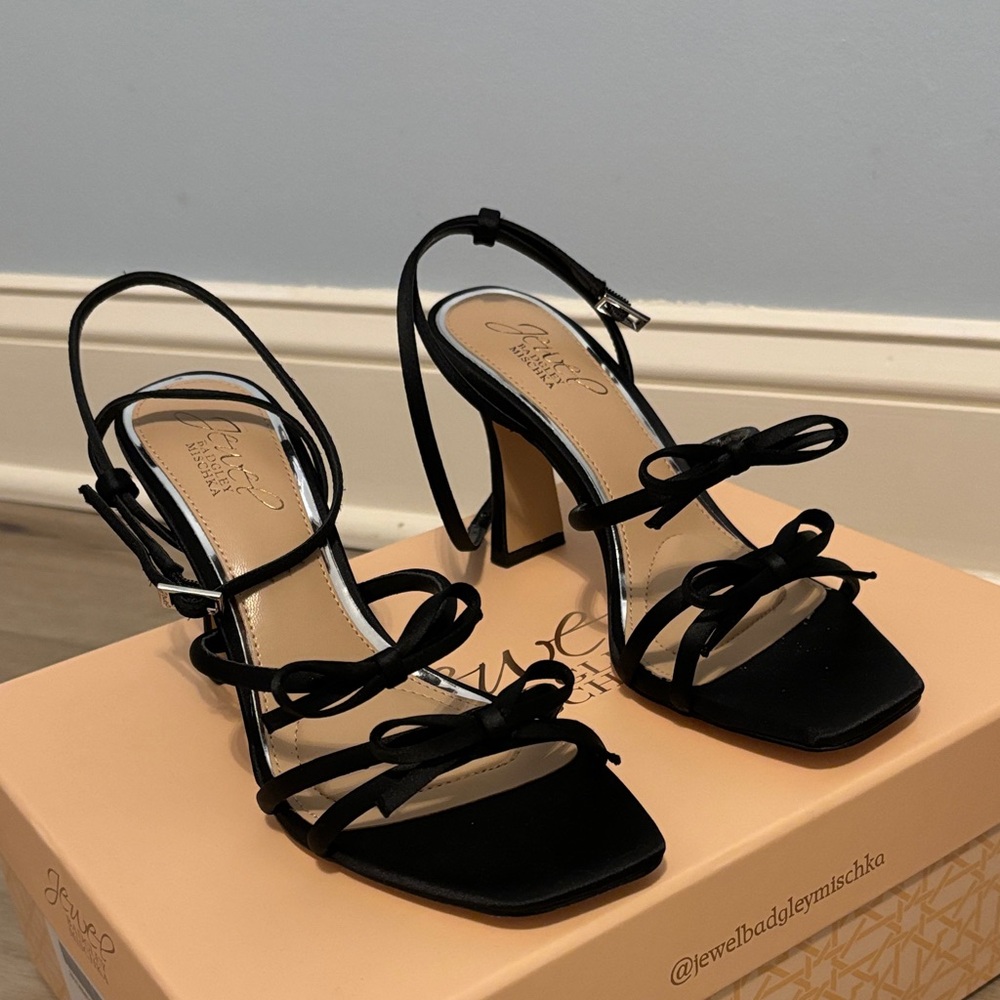 Jewel Badgley Mischka Black Strappy Bow Heels